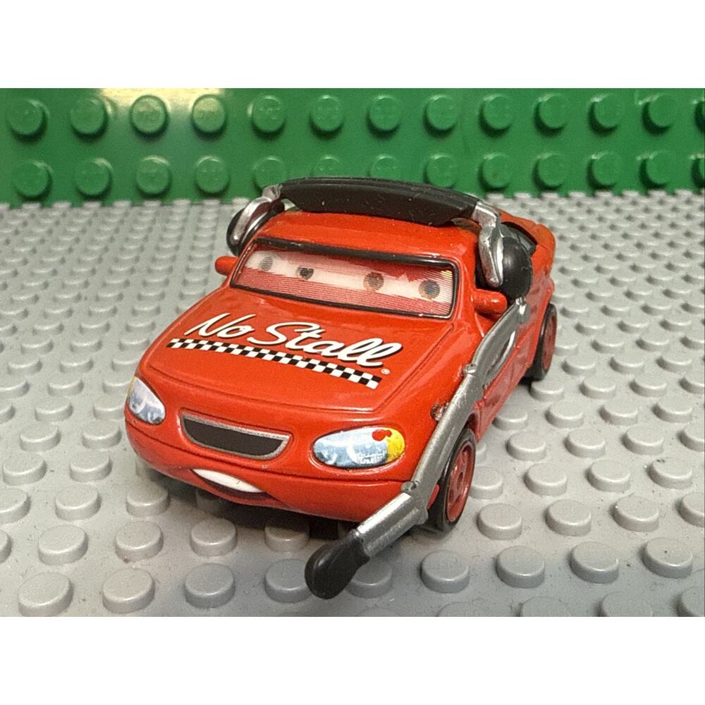 Disney Pixar Cars 1:55 Scale Diecast Roman Dunes No Stall Coach Lenticular Eyes